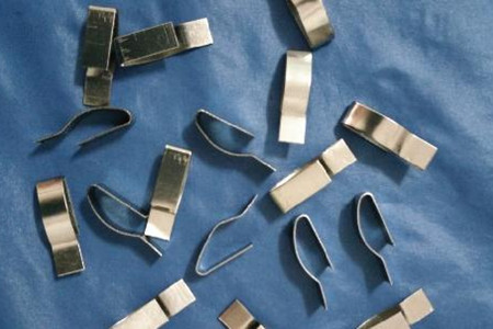 如何做好精密五金彈片的清潔工作？